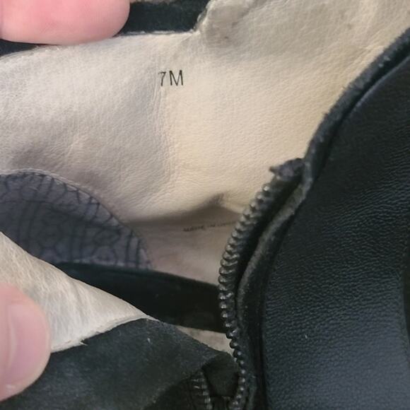 Matt Bernson Leather Ankle Boots Black Suede Wood Heel 7 Modern Classic - Picture 5 of 6